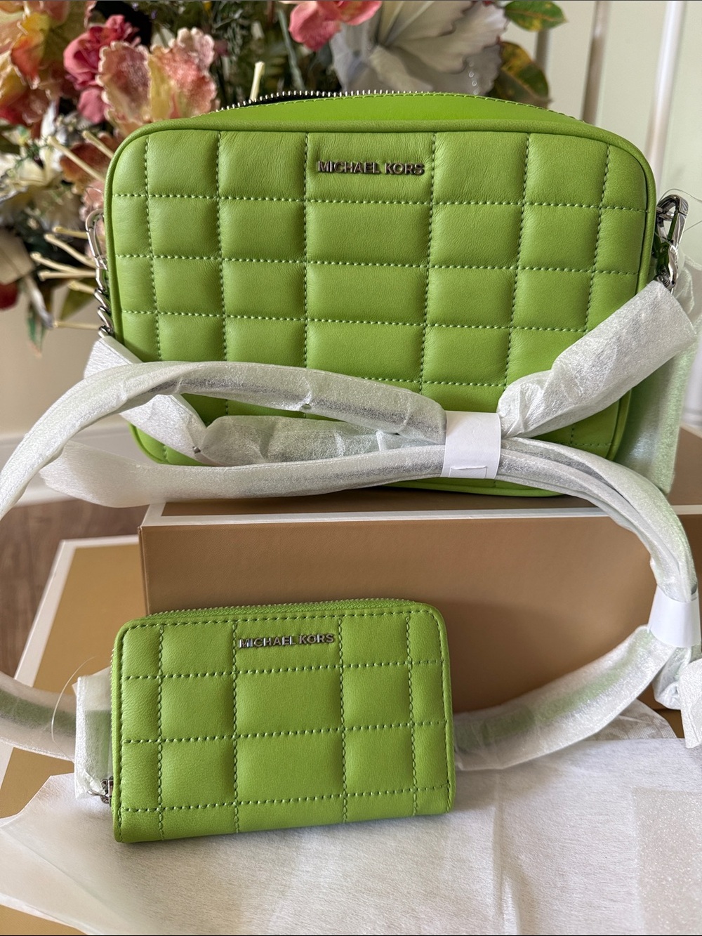 Michael Kors Jet Set Crossbody Come With Wallet 8.5x6 5x3.5